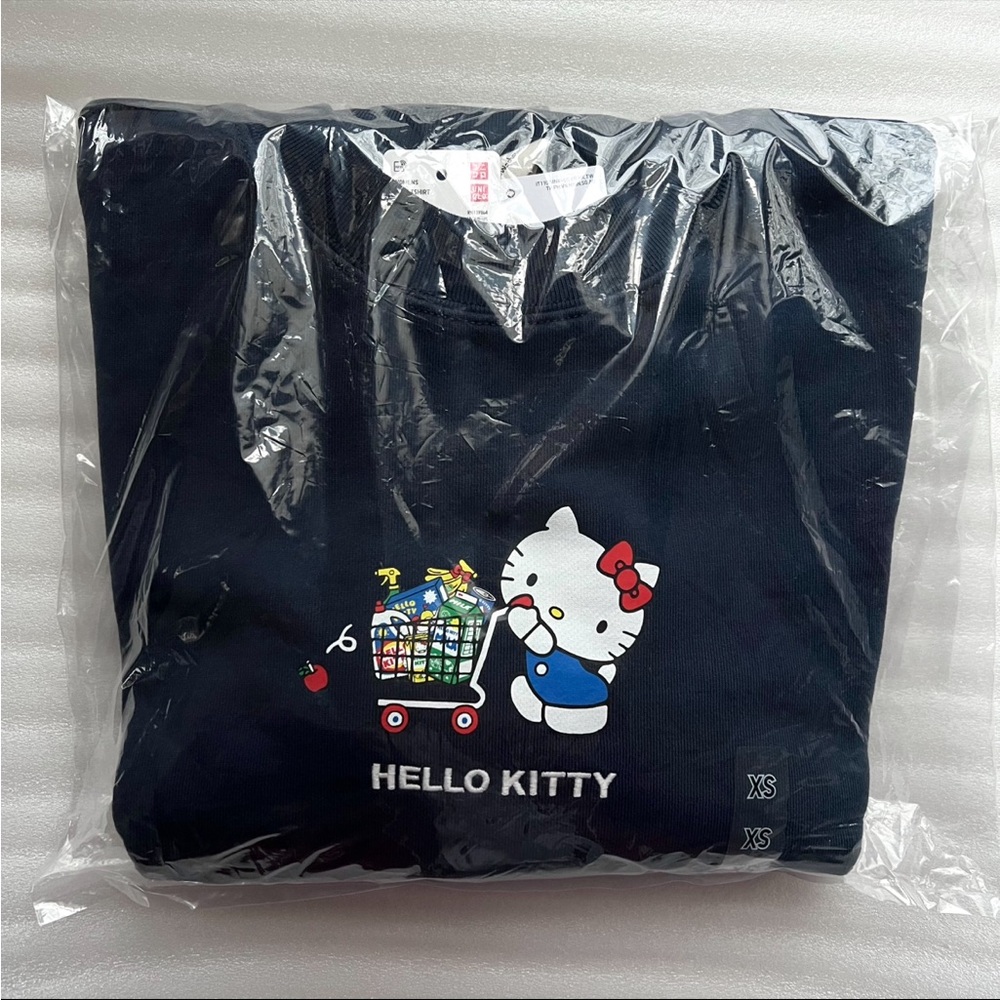 Uniqlo Hello Kitty Sanrio Characters Sweatshirt - Picture 13 of 14
